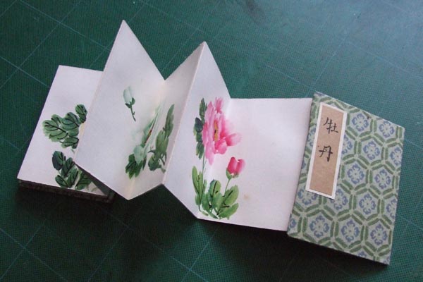 Concertina booklet made in China